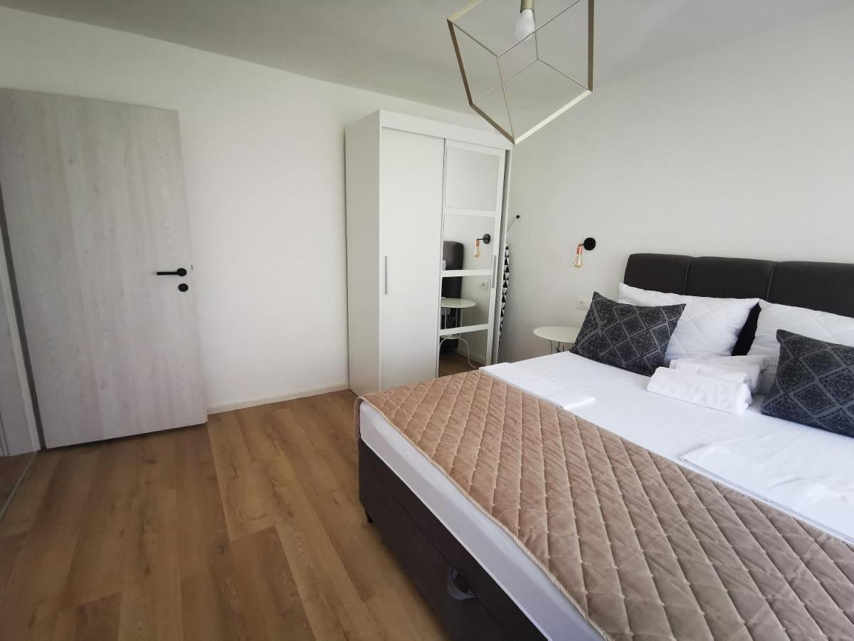 City Center Apartment Bravos Makarska Ngoại thất bức ảnh